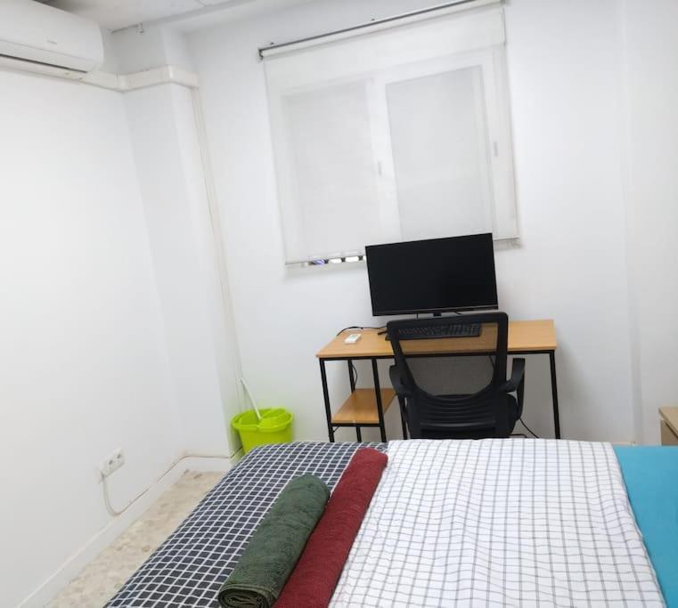 Appartment As A Service. Book It Now Малага Экстерьер фото