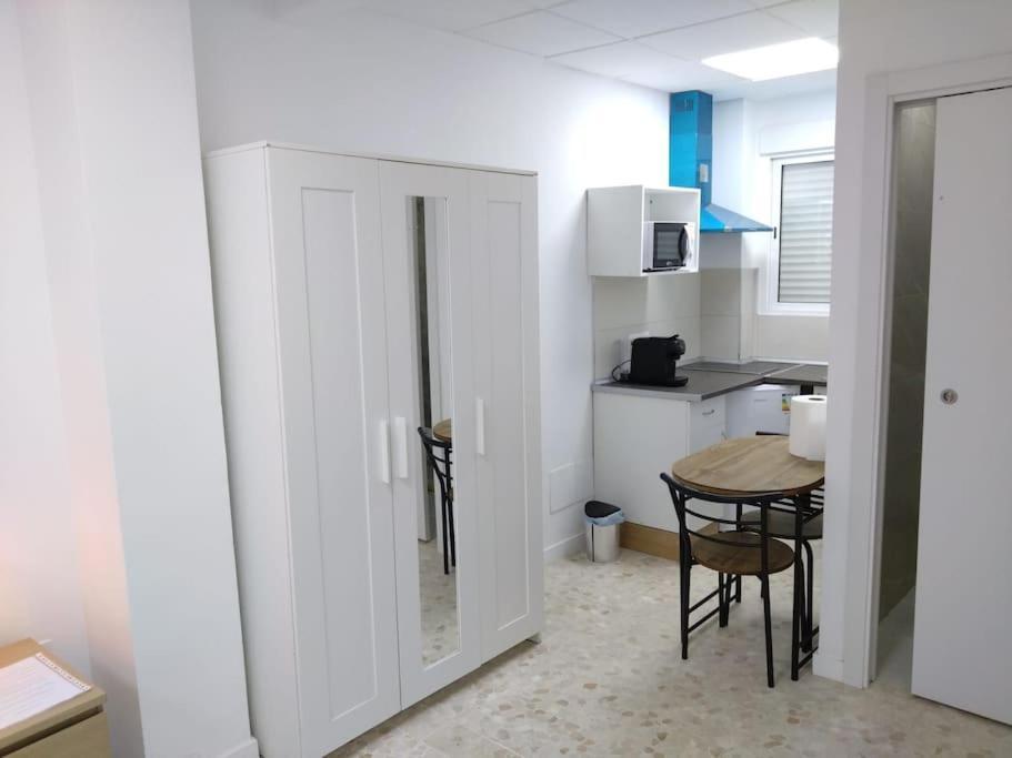 Appartment As A Service. Book It Now Малага Экстерьер фото